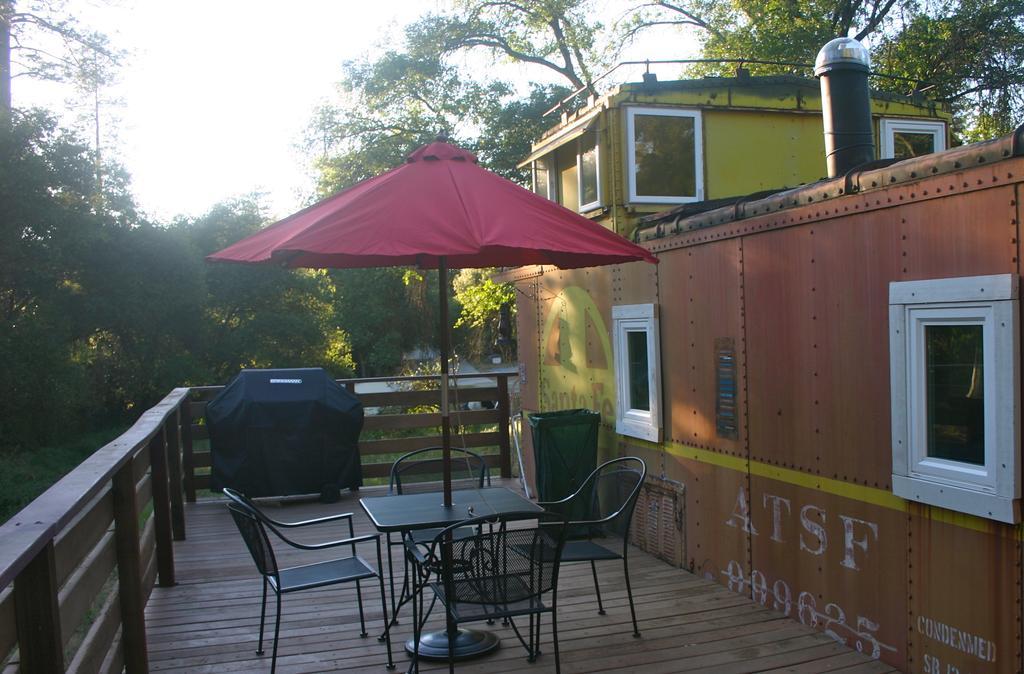 Villa Little Red Caboose à Oakhurst Extérieur photo